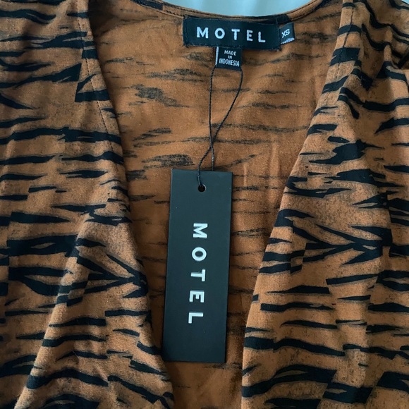 Brand new motel rocks lieneva tiger shirt - Picture 3 of 4
